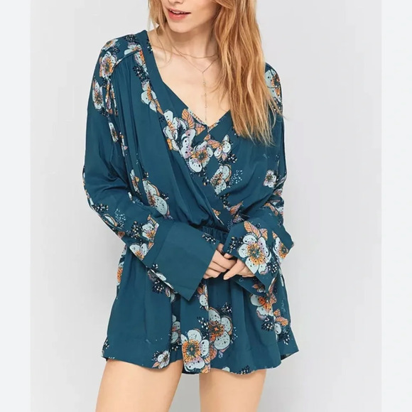 Free People Tuscan Dreams small oversized floral faux wrap tunic/shirt dress - Picture 1 of 10